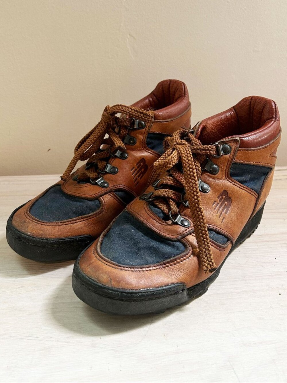 Vntage New Balance Rainier hiking boots brown leather and navy sz 8 made in USA